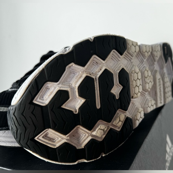 HOKA M CLIFTON 3.  Mens 8.5 PRE OWNED - Picture 8 of 12